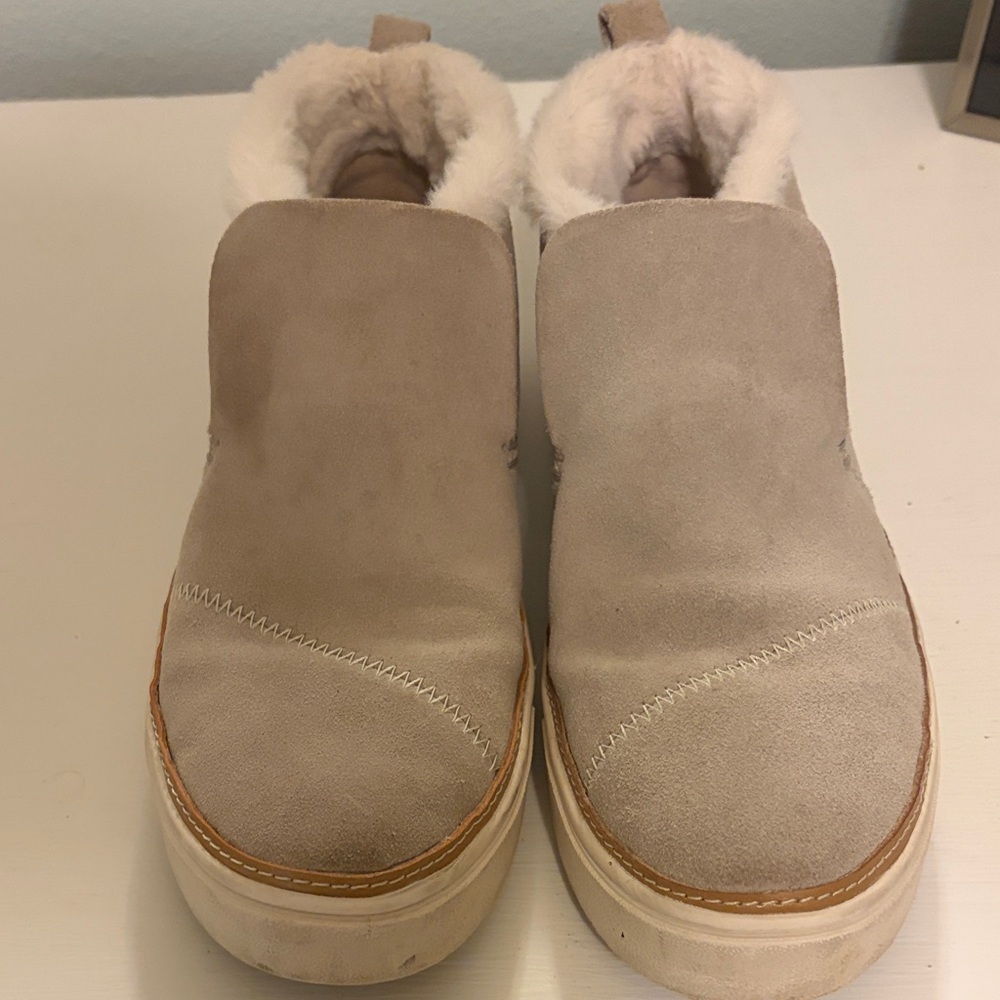 Toms Women's Cream Suede Winter Boots